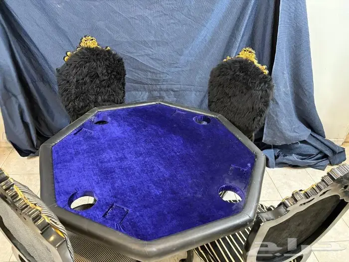 طاولة لعب مع كراسي 0
