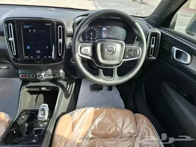 فولفو XC40 2022 دركسيون يمين وارد اليابان نظيفة جدا 9