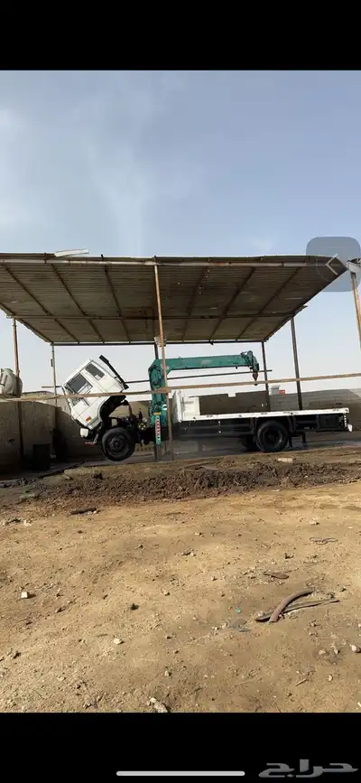دينا نيسان 96 عليها ونش 5 طن نظيف ( البيع كامل ) 1