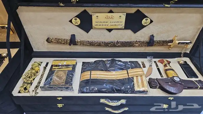 هدايا رجالية بشت عطر خنجر 0