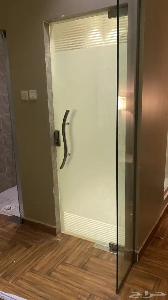 مغاسل وكنب واثاث للبيع 2
