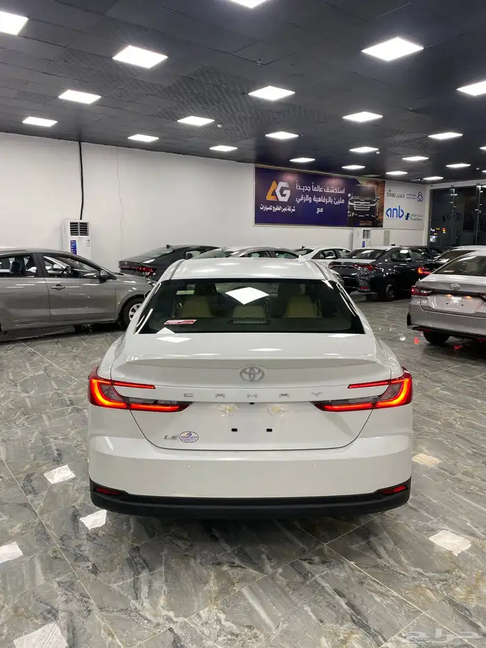 كامرى 2025 نص فل LE بنزين ابيض 3