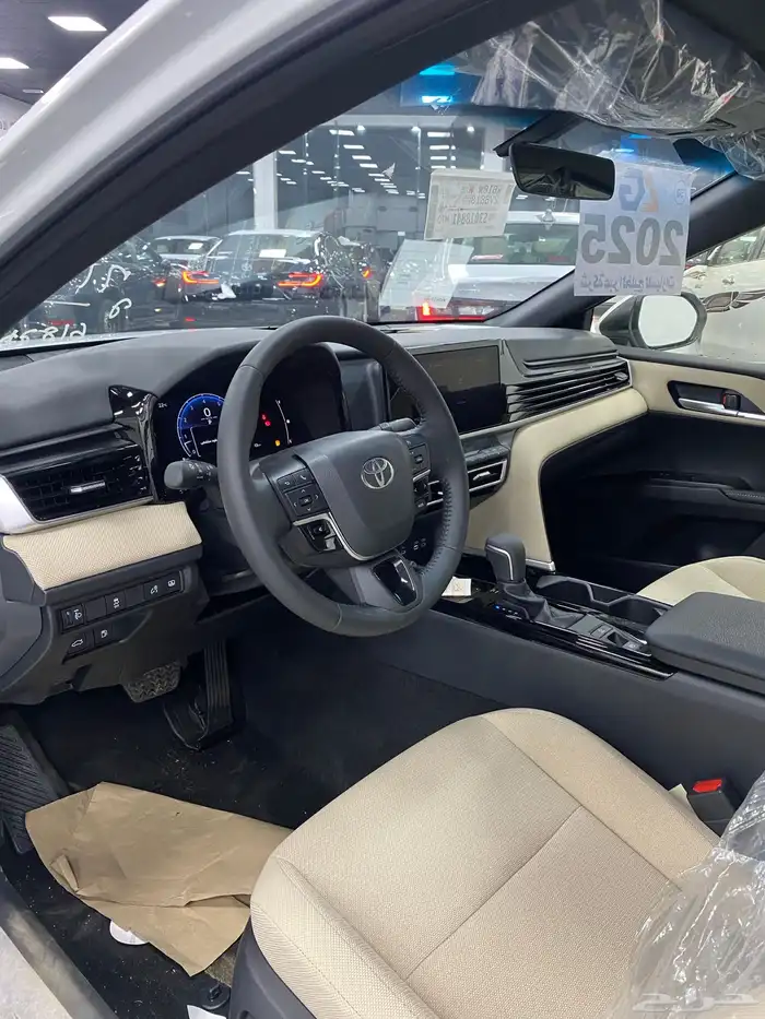 كامرى 2025 نص فل LE بنزين ابيض 7