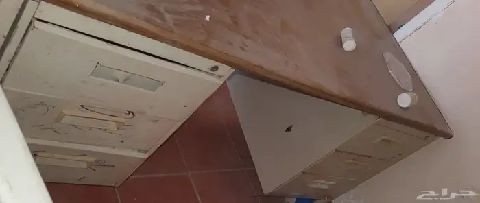 طاولة مستعملة للبيع 1