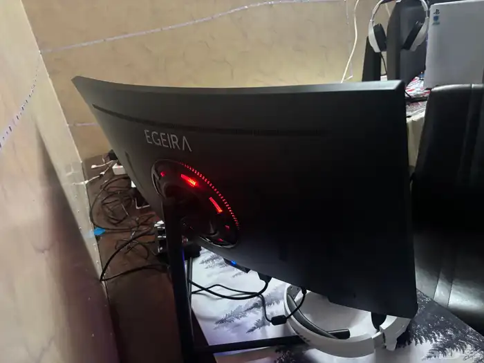 شاشه قيمنق خرافيه للبيع 3