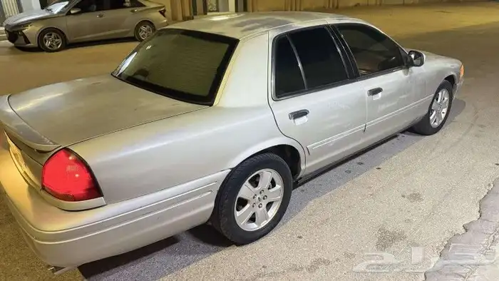 فورد فكتوريا 2003 5