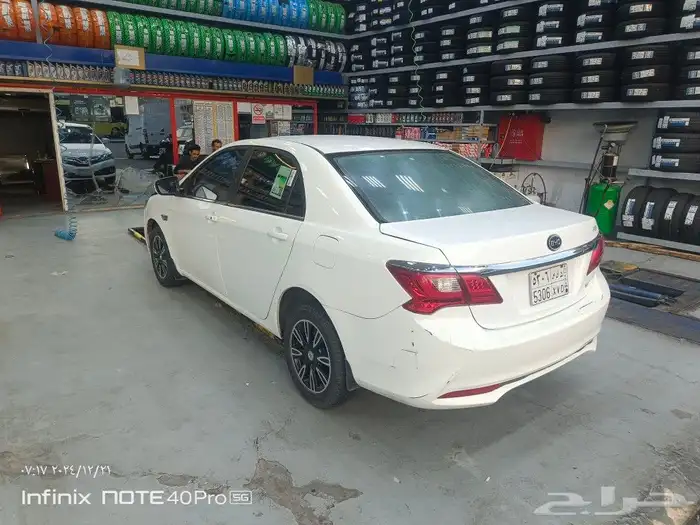 بي واي دي F3 2022 2