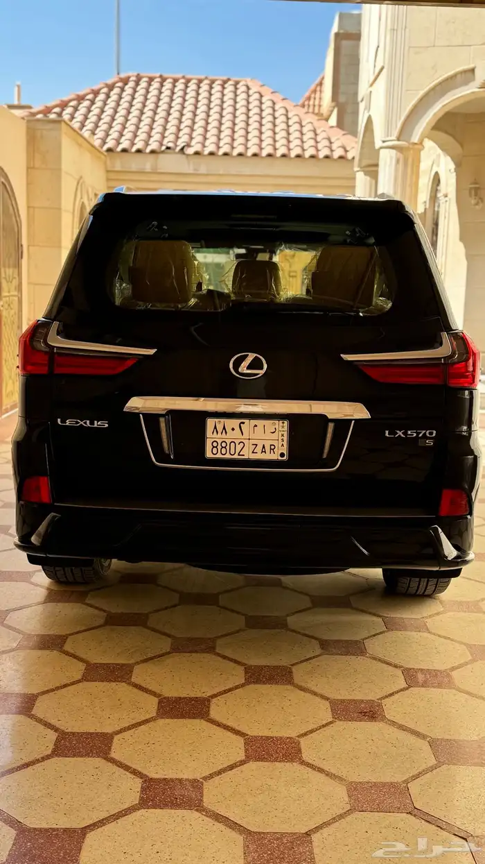 مباع لكزس LX 2021 فل كامل بحالة الوكالة 6