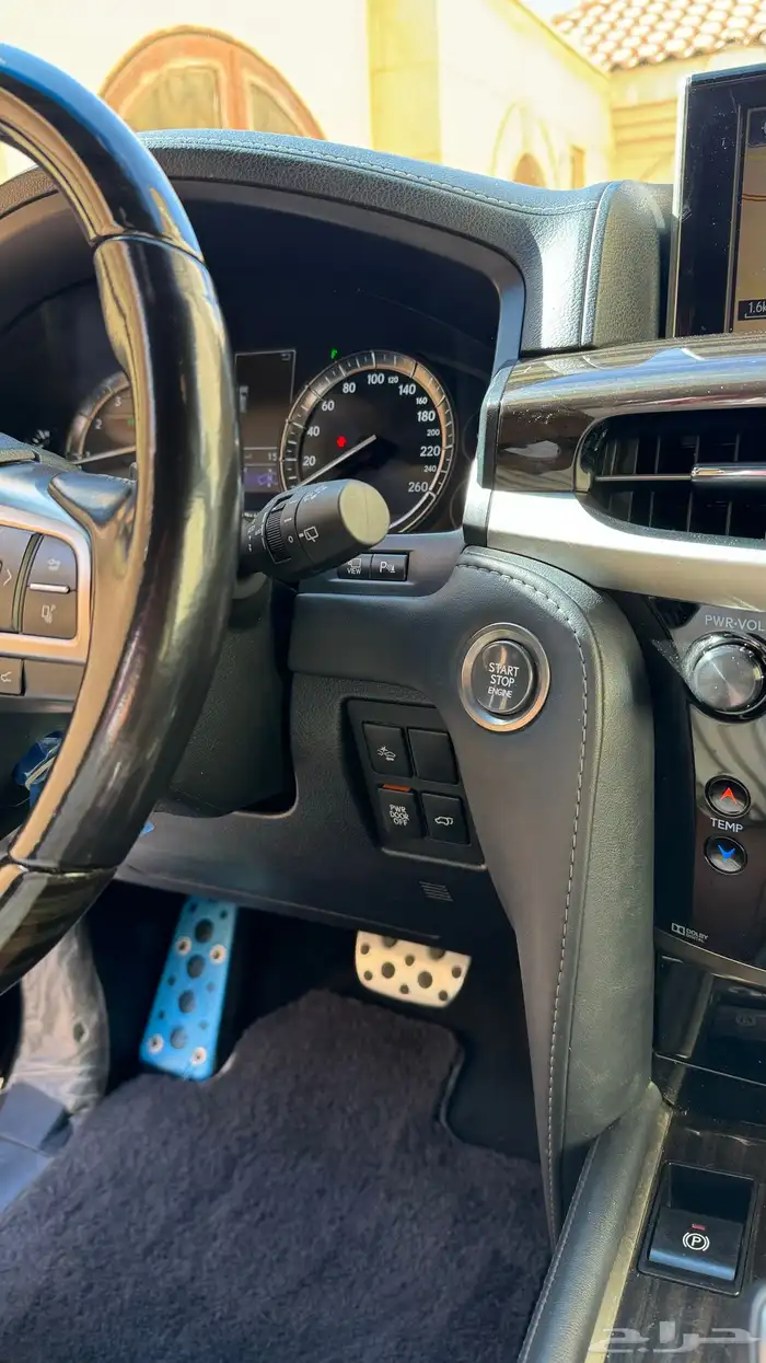 مباع لكزس LX 2021 فل كامل بحالة الوكالة 36