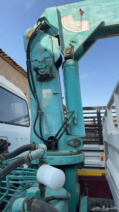 دينا نيسان 96 عليها ونش 5 طن نظيف ( البيع كامل ) 4