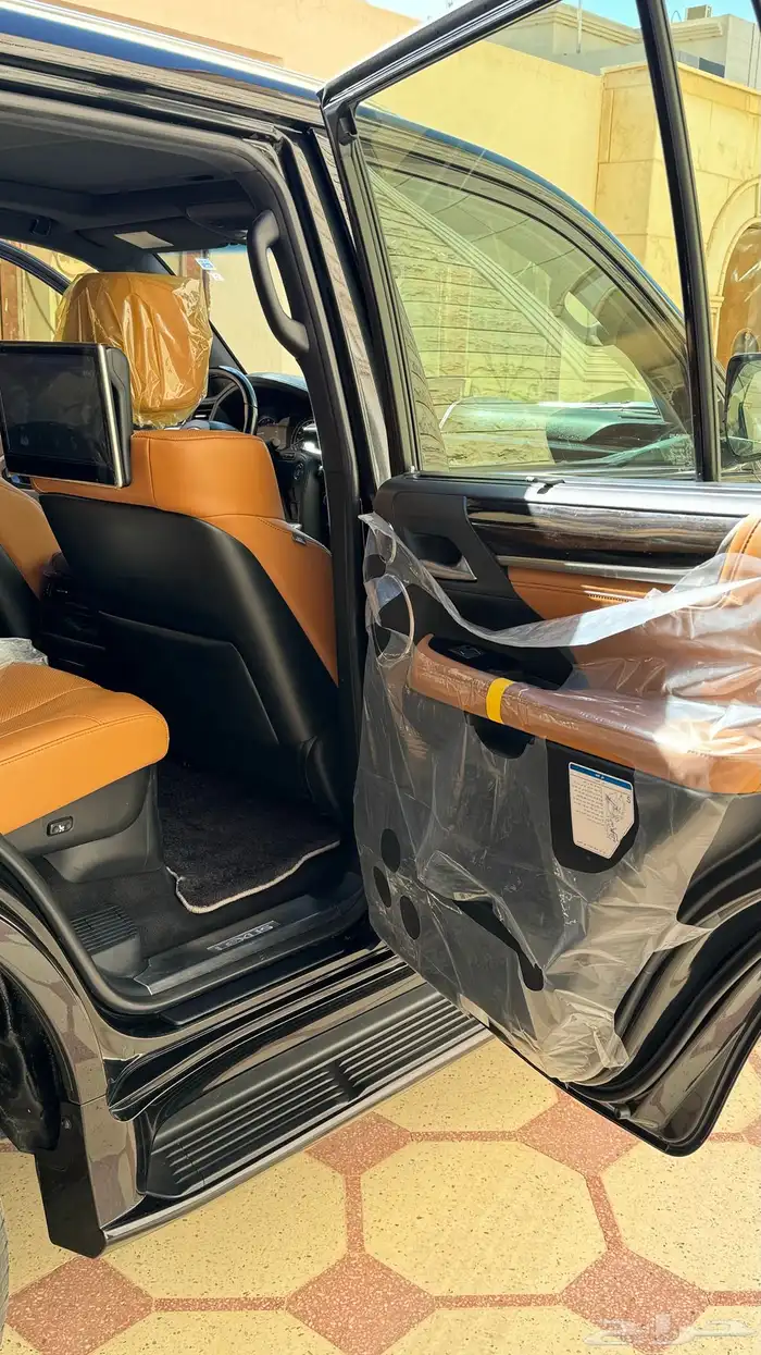 مباع لكزس LX 2021 فل كامل بحالة الوكالة 25
