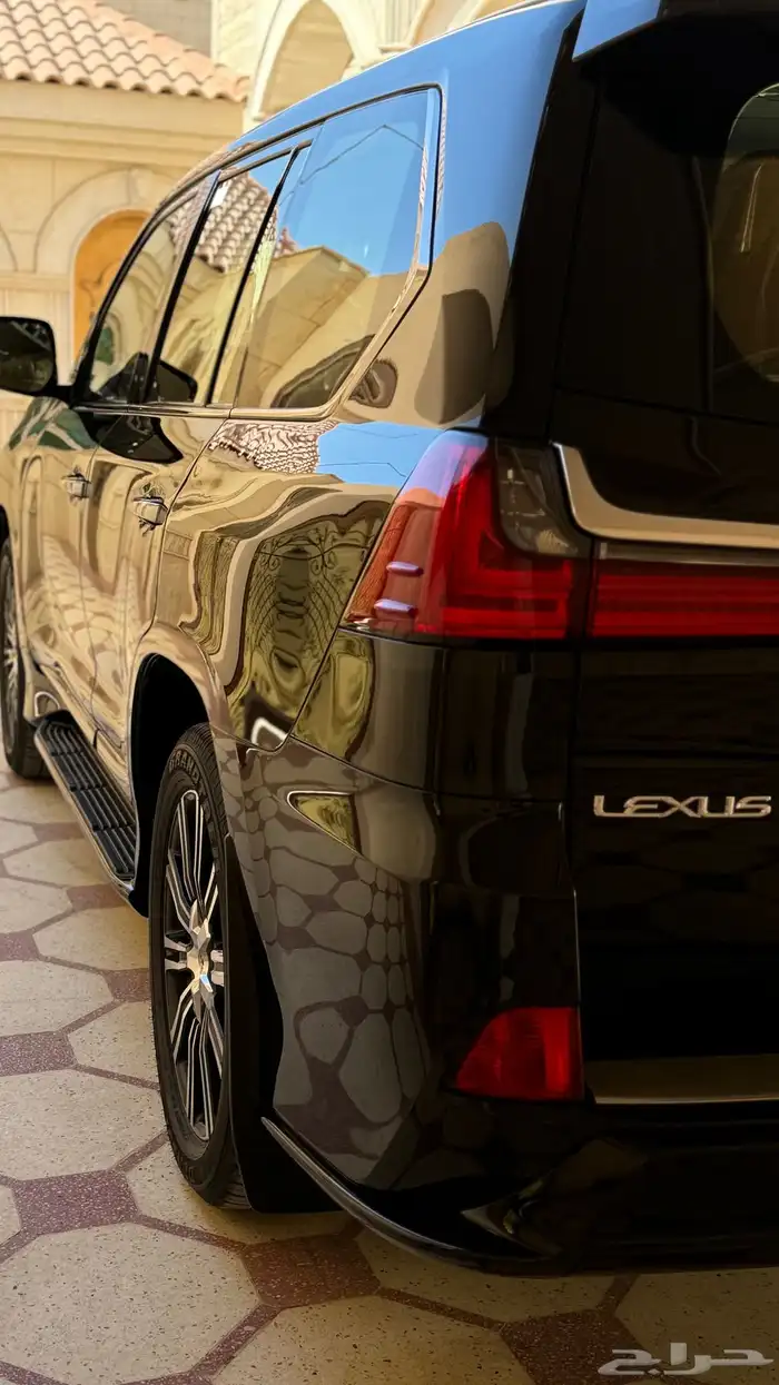 مباع لكزس LX 2021 فل كامل بحالة الوكالة 8