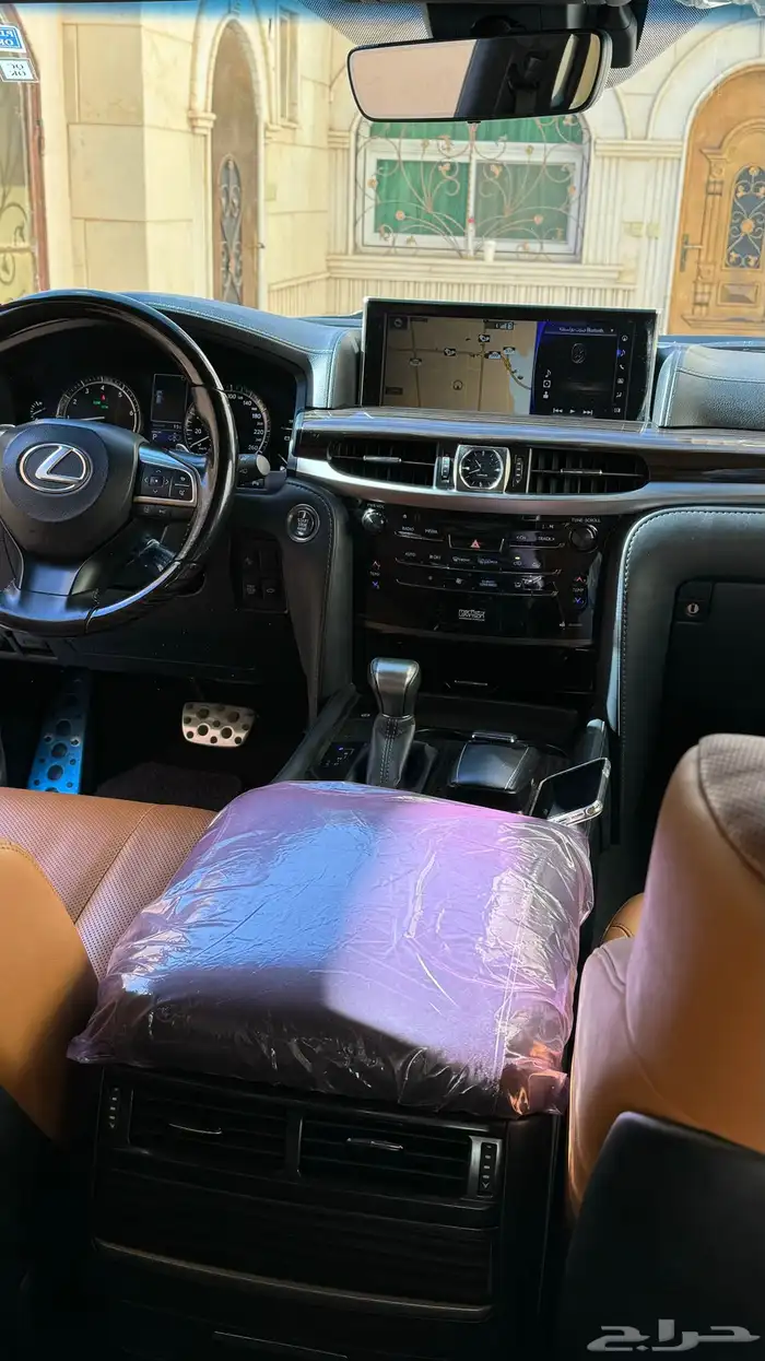 مباع لكزس LX 2021 فل كامل بحالة الوكالة 39