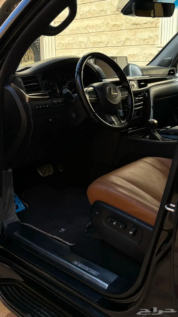 مباع لكزس LX 2021 فل كامل بحالة الوكالة 41