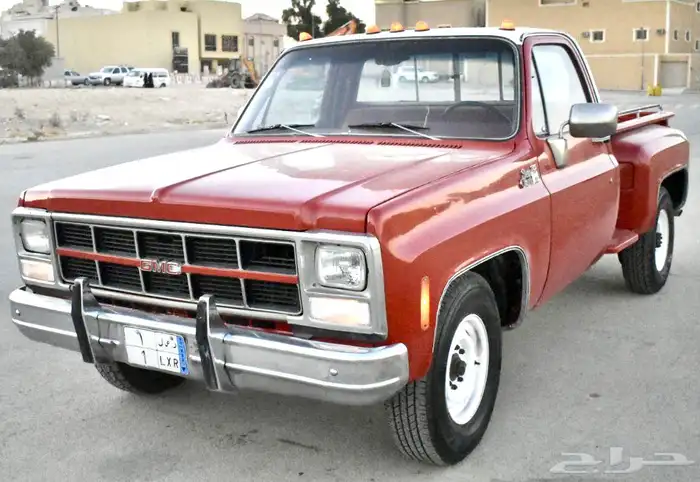 جمس سييرا 1980 احمر مع لوحه ( ر ص ل 1 ) 2