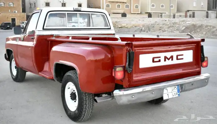 جمس سييرا 1980 احمر مع لوحه ( ر ص ل 1 ) 4