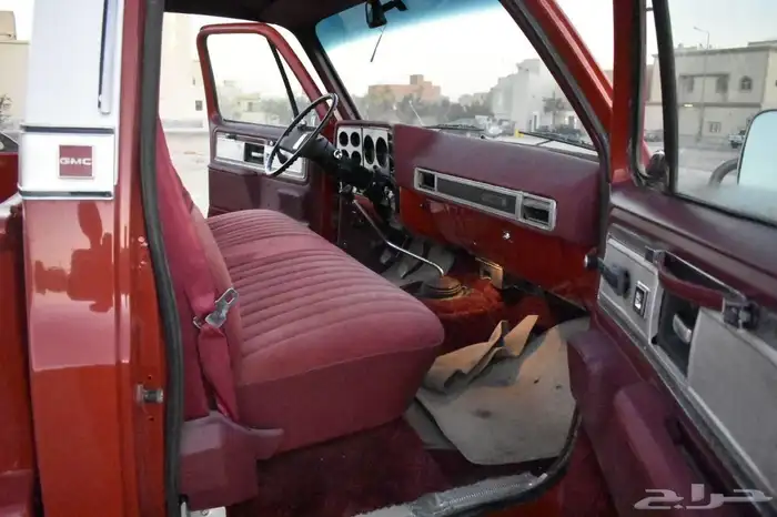 جمس سييرا 1980 احمر مع لوحه ( ر ص ل 1 ) 11