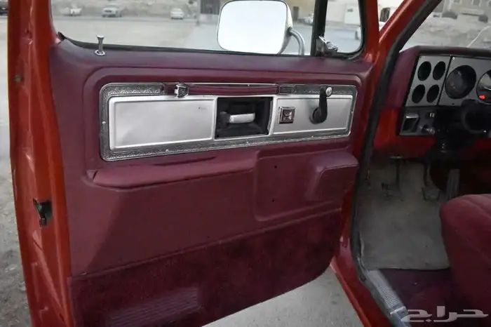 جمس سييرا 1980 احمر مع لوحه ( ر ص ل 1 ) 10