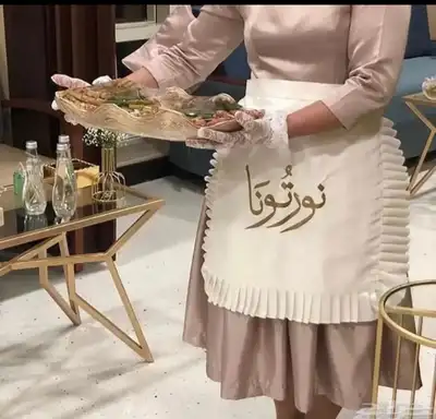 مضيفات بزي موحد لتقديم ارقي الخدمات لكم 0