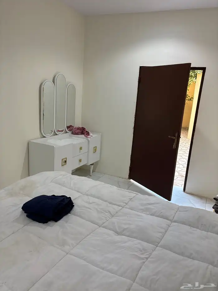 غرفه نوم ومكيف 2
