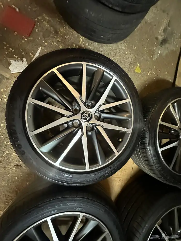 جنوط كامري اصلي 2023 مقاس 18 مع كفرات 0