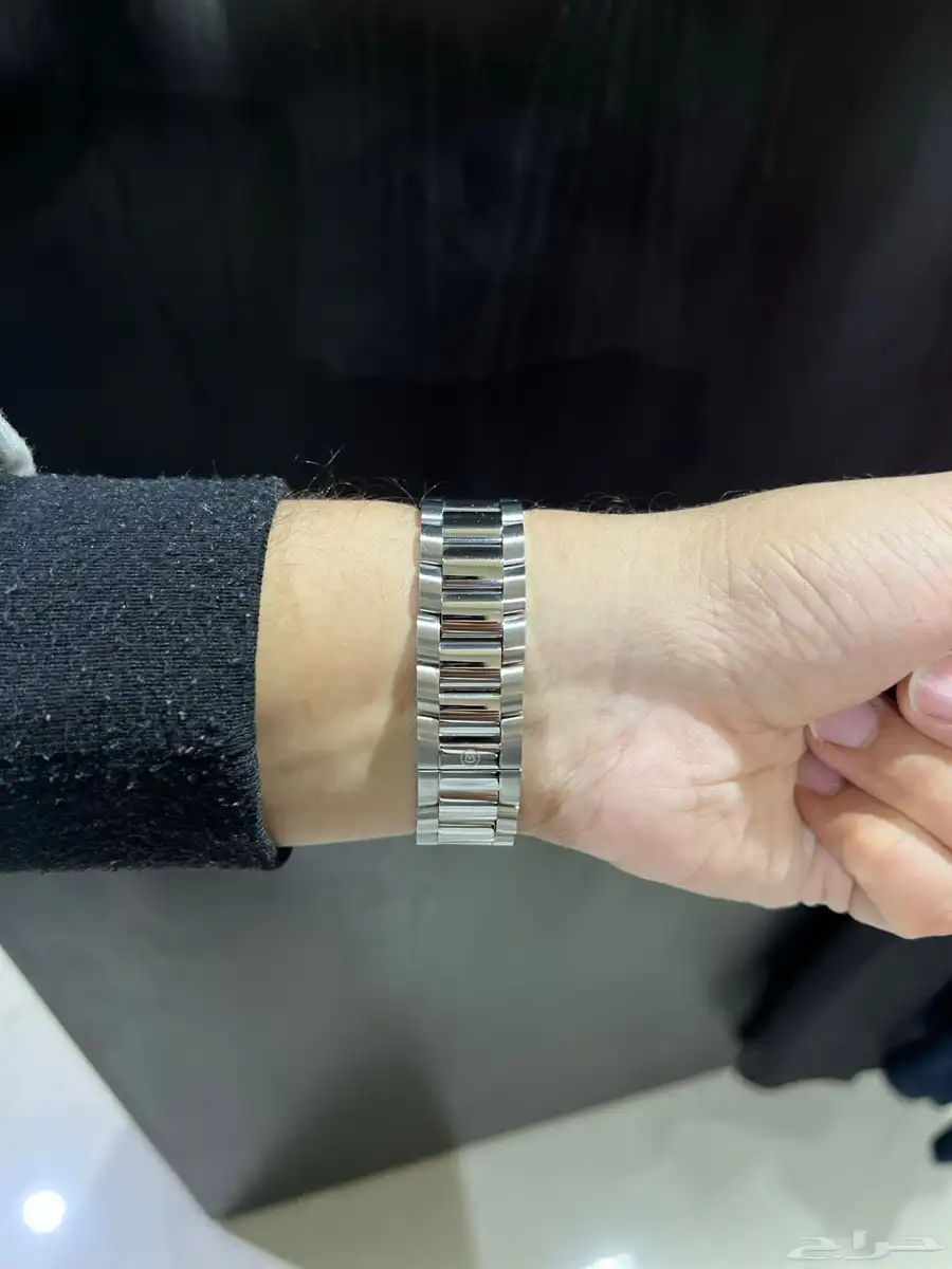 ساعة موفادو MOVADO- Series 800 - بحالة ممتازة . 5