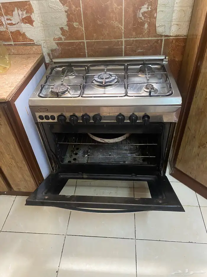 فرن غاز 5 عيون يعمل يشكل طيب 0