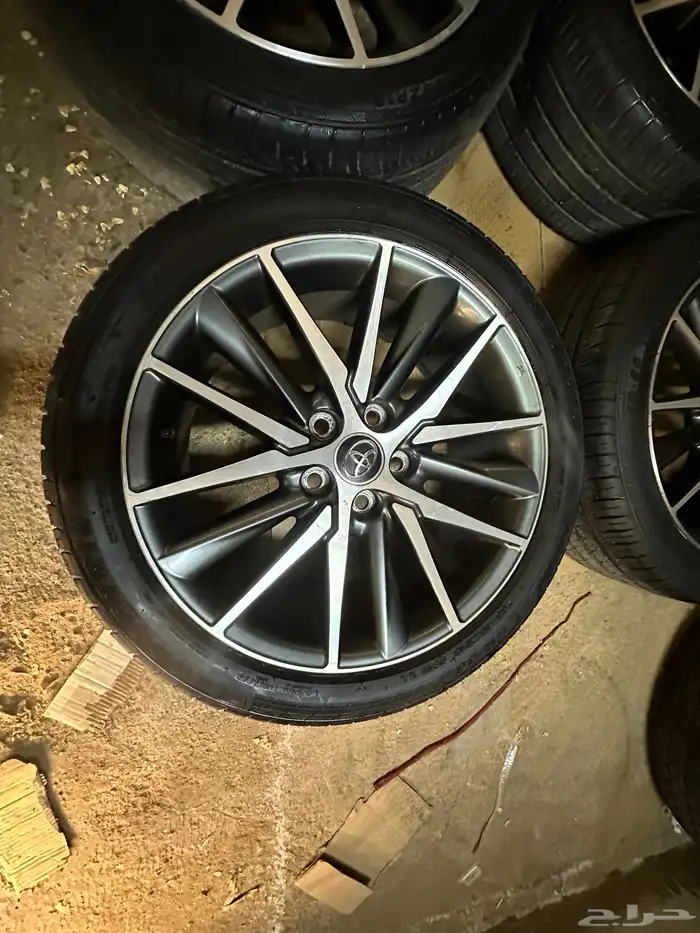 جنوط كامري اصلي 2023 مقاس 18 مع كفرات 5