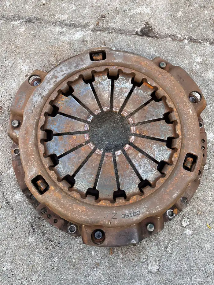 دزق جيب تويوت ربع وشاص وصالون 12بلف منزل من سياره حكوميه ما 0