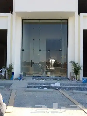 فني زجاج سكريت 3