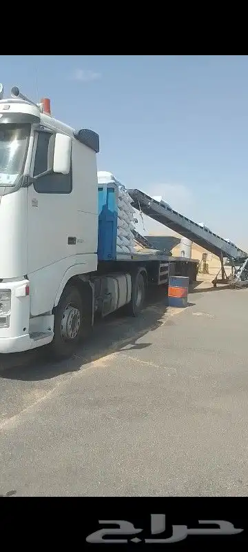 رأس تريله فولفو للمشوير لسحب تيدر شعير اسمنت اعلاف 1