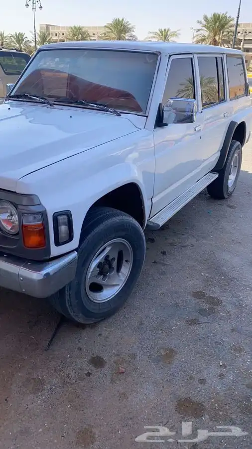 للبيع جيب نيسان 92 1
