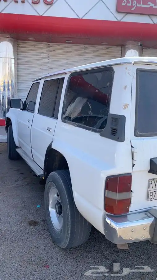 للبيع جيب نيسان 92 2
