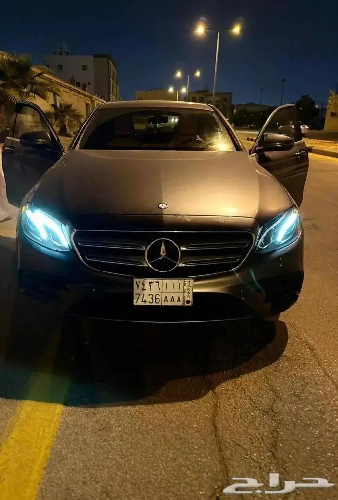 لوحة مميزة (7436  AAA) 1
