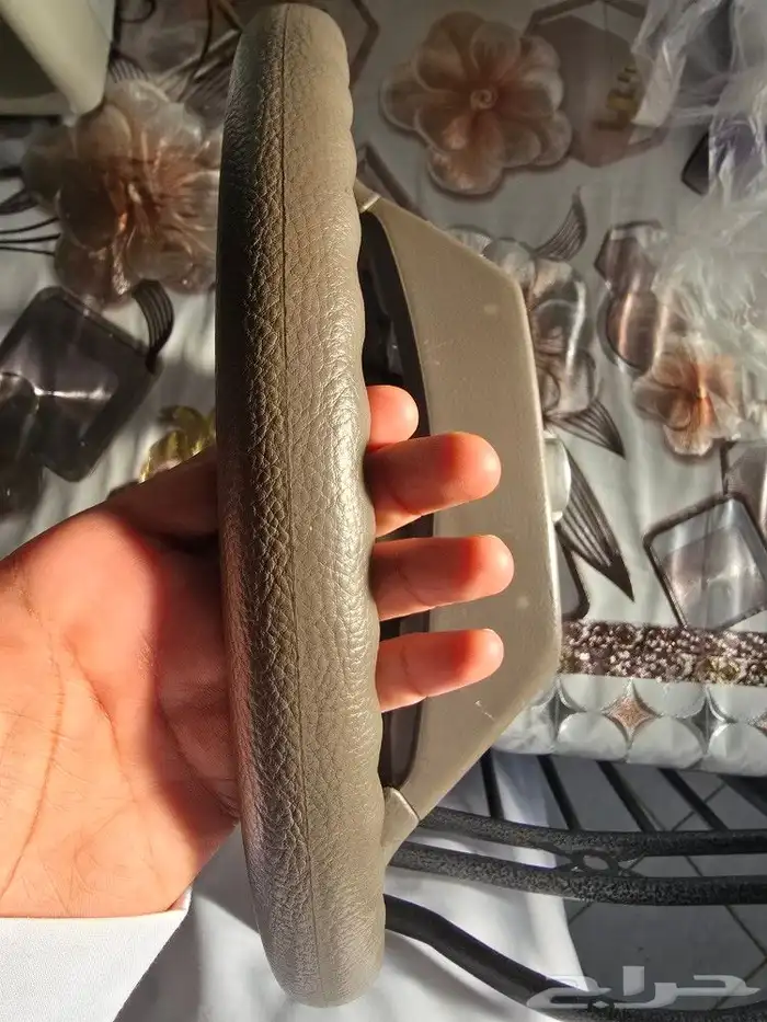 دركسون اريون بعروقه لسيارة مخزنه وراحت تالف 1