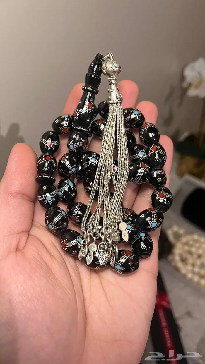 يسر حجازي بالفيروز و المرجان 0