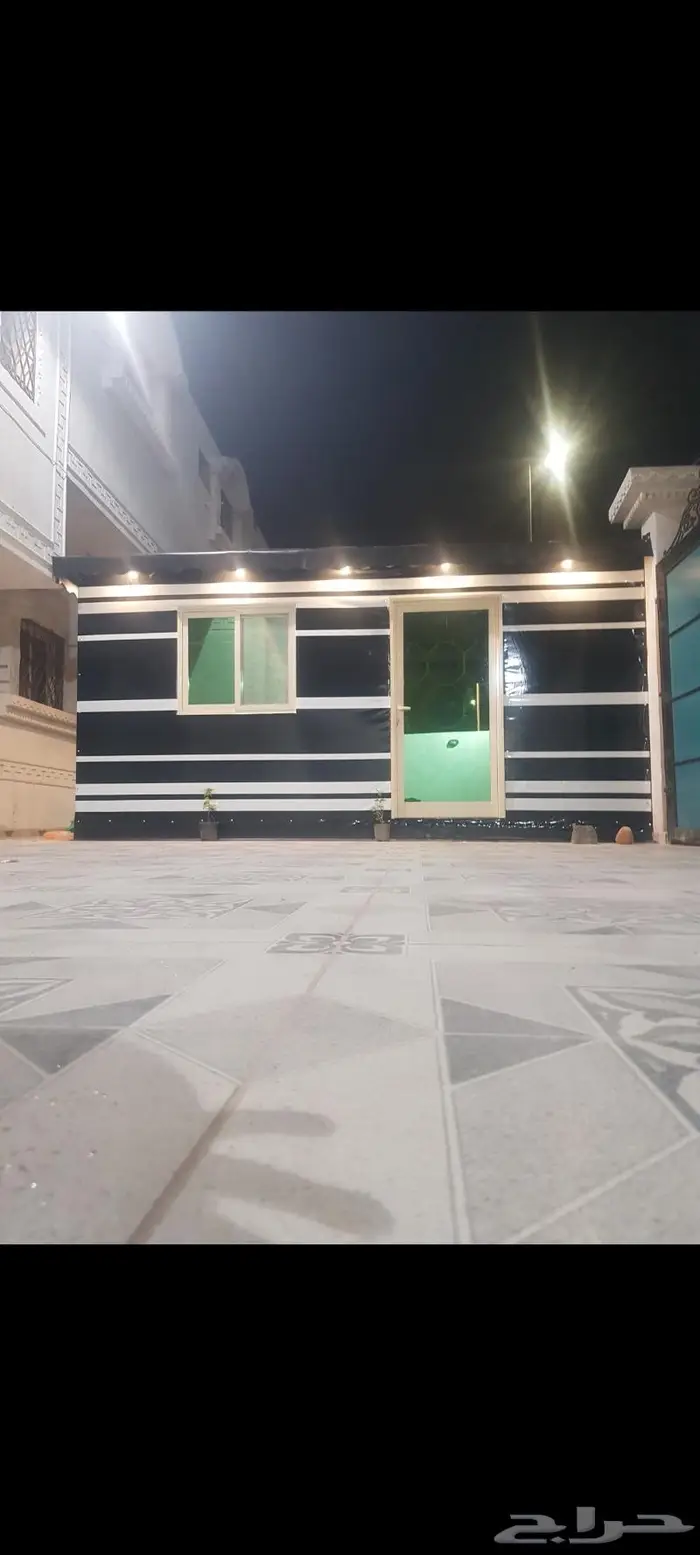 بيت شعر ملكي ومظلات وسواتر 8