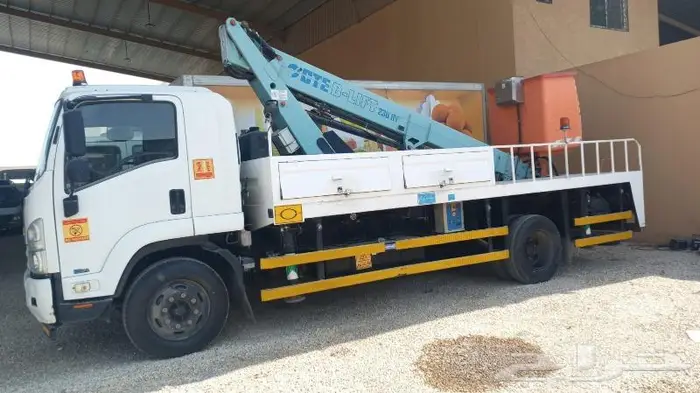 سلة باسكت للبيع أو للإيجار Bucket Truck for Sale or Rental 1