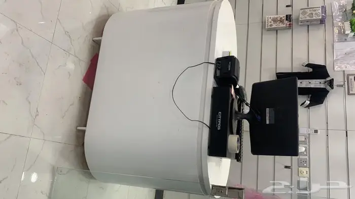 طاولات باترينه وتعليقات حديد سانستيل 0