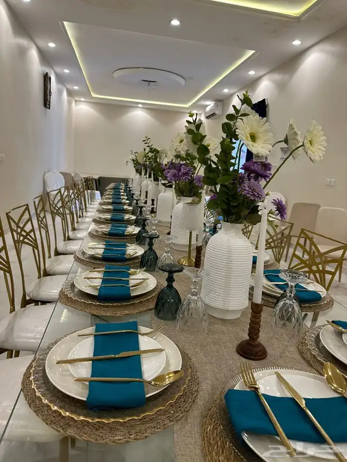 طاولات طعام VIP 32