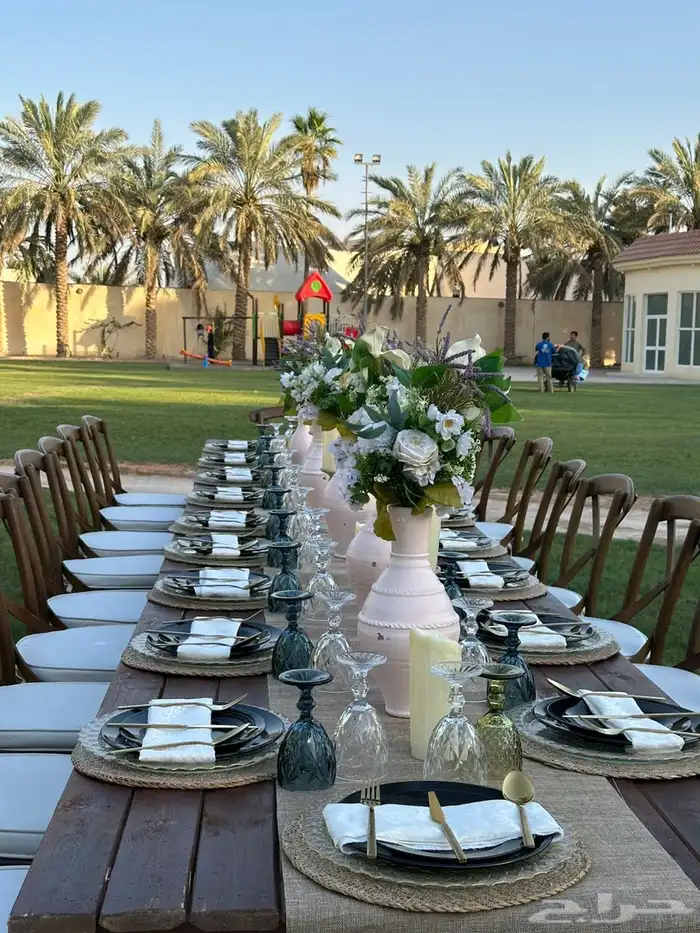 طاولات طعام VIP 16
