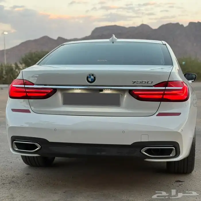 بي ام دبليو 730Li 2019 مخزن 9