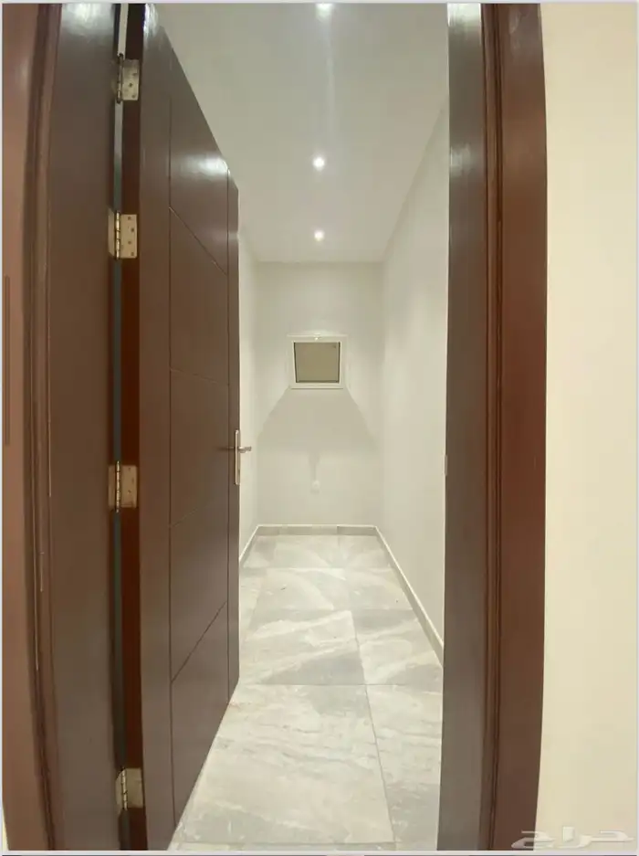 شقة 5 غرف امامية شقتين في الدور للبيع مساحة كبيرة 6