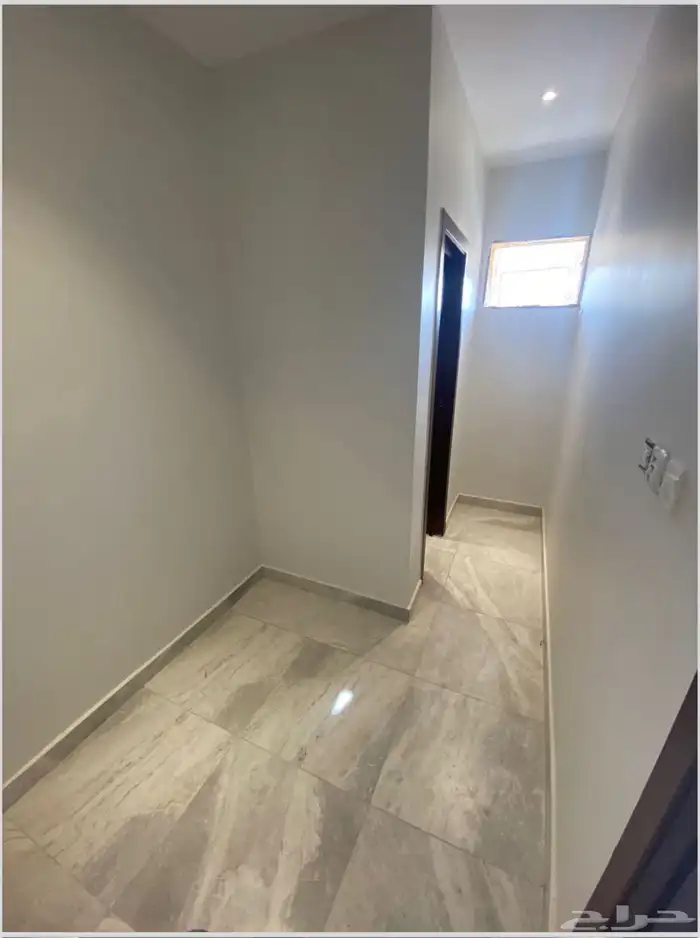 شقة 5 غرف امامية شقتين في الدور للبيع مساحة كبيرة 4