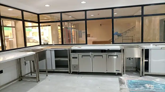 مداخن طاولات مغاسل تجهيز مطاعم ومطابخ وفنادق وكوفيه استانلس 34