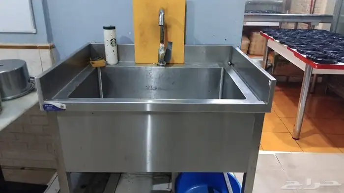مداخن طاولات مغاسل تجهيز مطاعم ومطابخ وفنادق وكوفيه استانلس 13