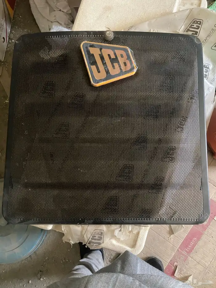 شبك جديد امامي حفار جي سي بي JCBموديل 2004 2