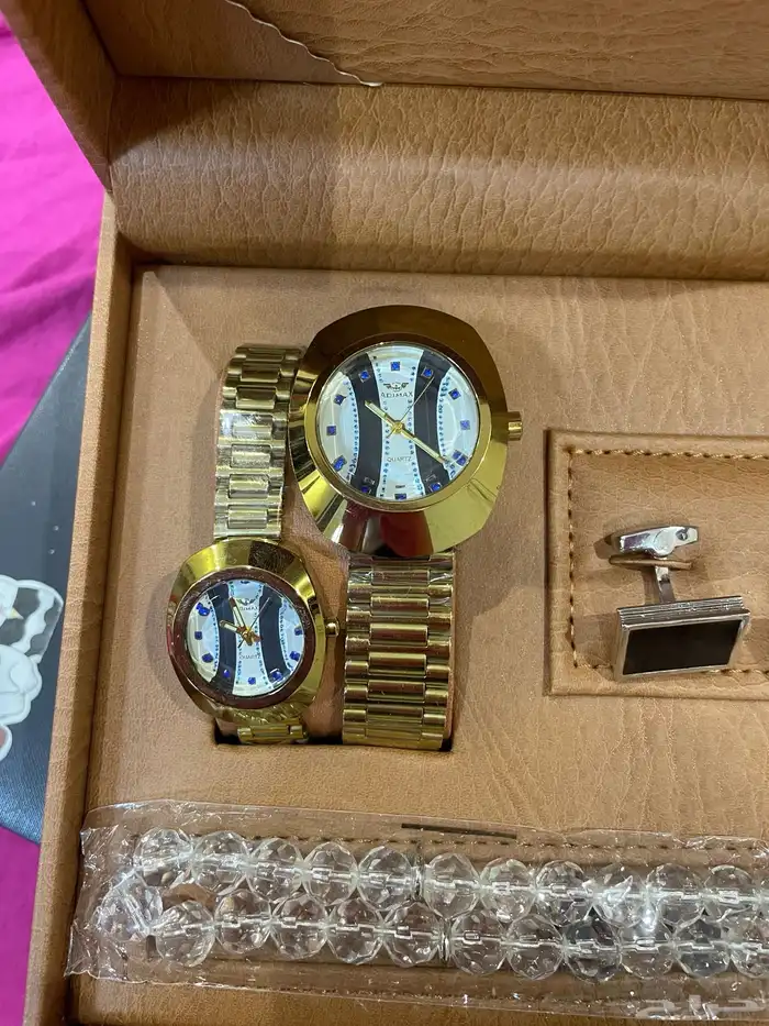 ساعة وحدة رجالي وحدة نسائي 1