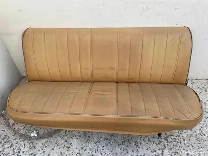 للبيع كرسي و شمسيات دودج رام 85 0