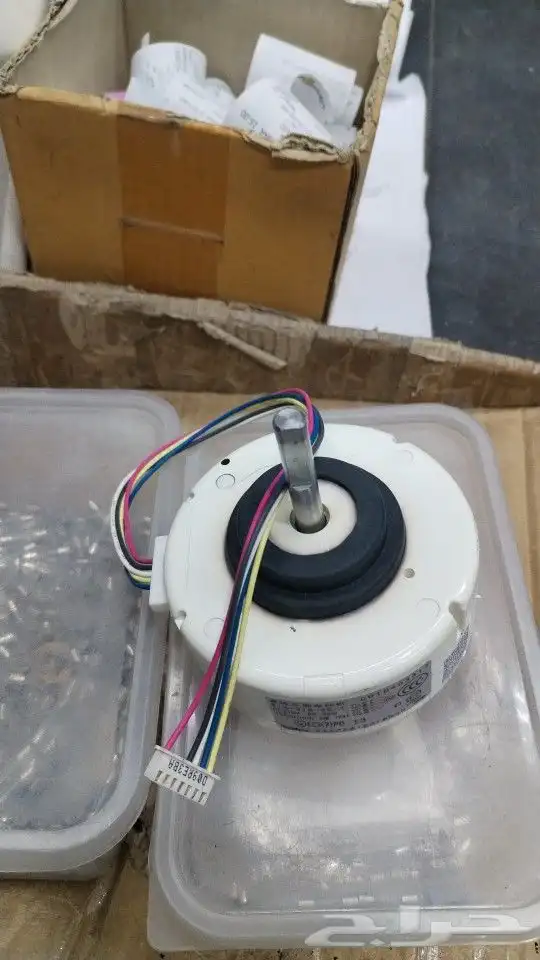 فني تكيف مركزي واعمال دكت سبليت 4